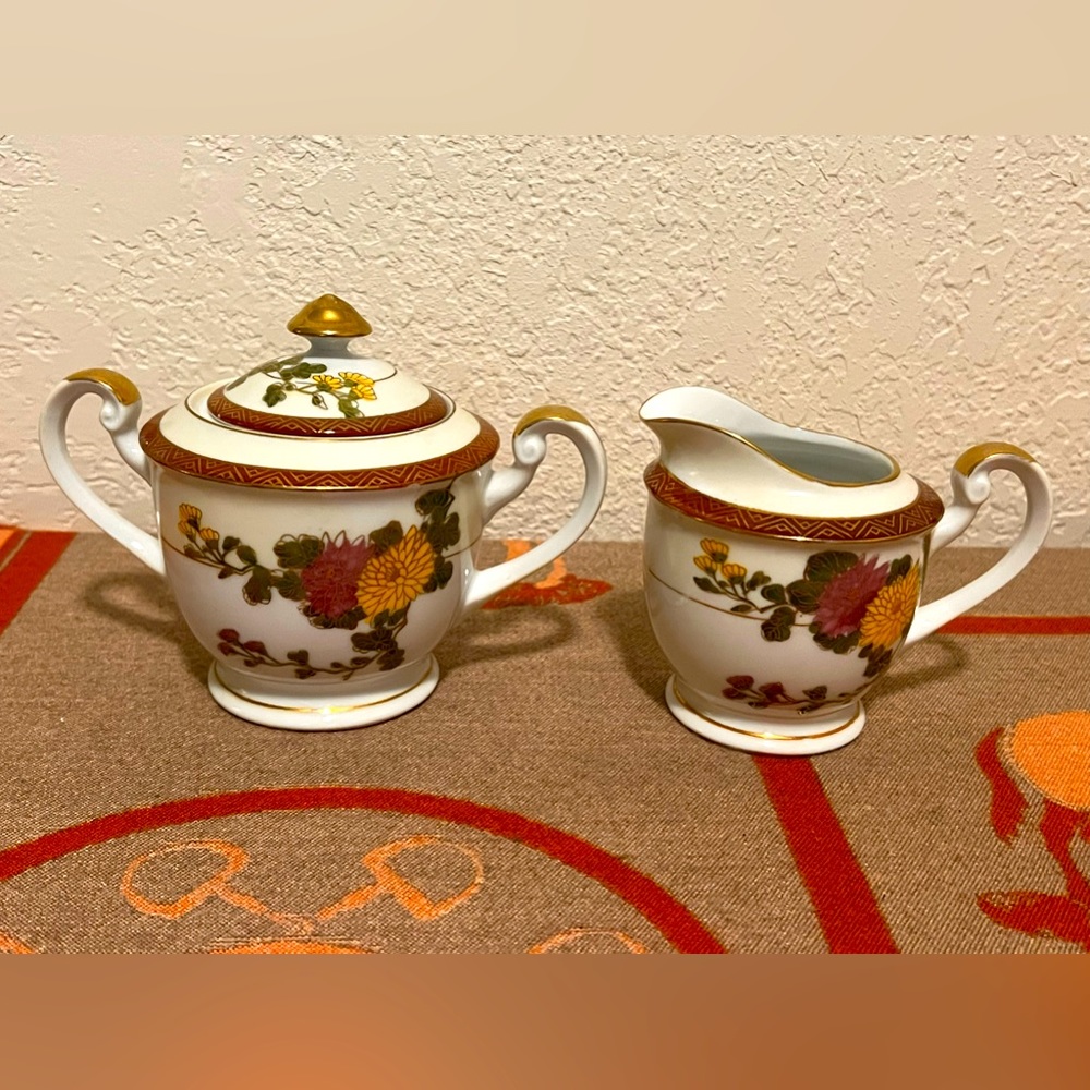 Set of 2 Vintage Hakusan China Porcelain Flower Sugar Bowl & Creamer W/ Gold